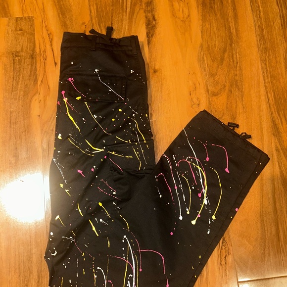 Fashion Nova black graffiti cargo pants Size S NWOT - Picture 9 of 16